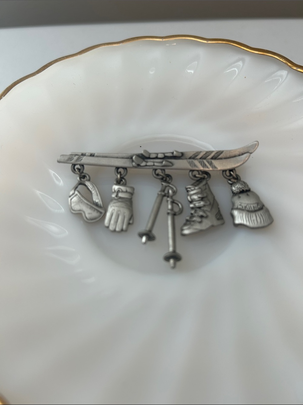 Vintage Jonette Jewelry (JJ) pewter ski brooch